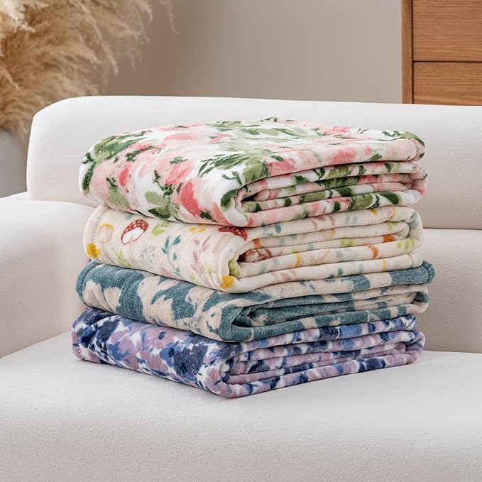 Luxury Printed Fleece Warm Throw Blanket, Soft Lightweight Velvety Plush Throw for Couch and Bed, Cozy Comfy for All Seasons(Cream Various Mushrooms, 50×70 Inches)
