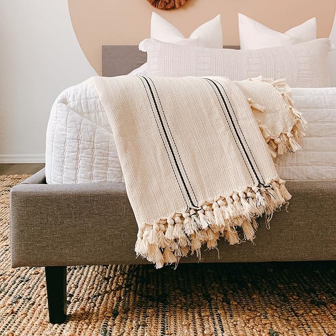 The Loomia 100% Cotton Luxurious Woven Turkish Queen Size Blanket